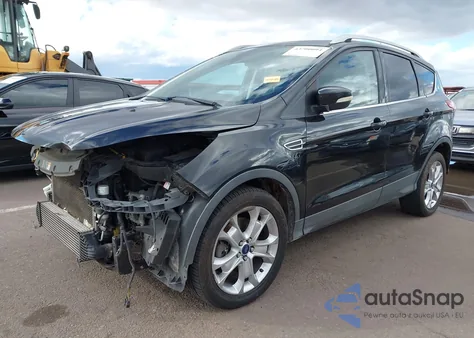 2014 Ford Escape Titanium z USA, uszkodzony, nr VIN 1FMCU9J93EUD13221